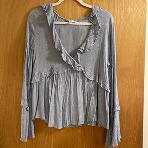 American Eagle flowy top. Size Large. Blue and white.